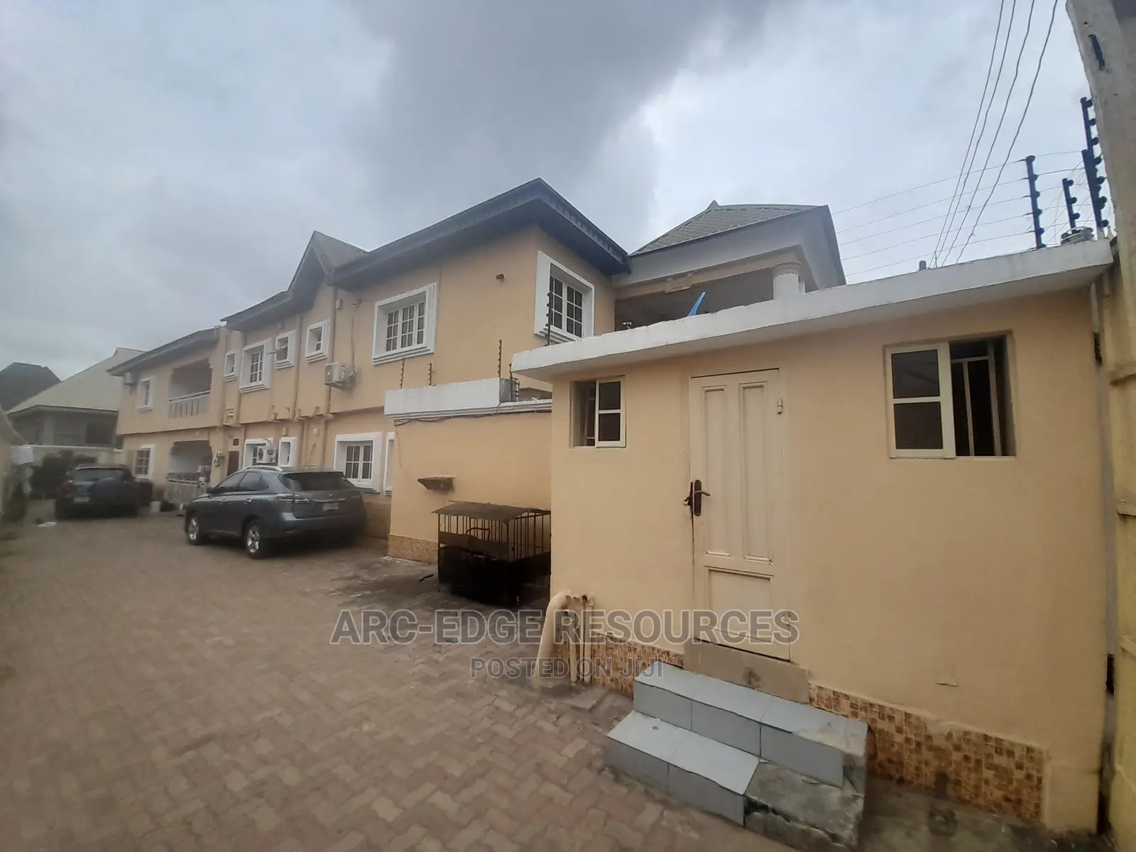 4bdrm Duplex in Ago Palace for sale