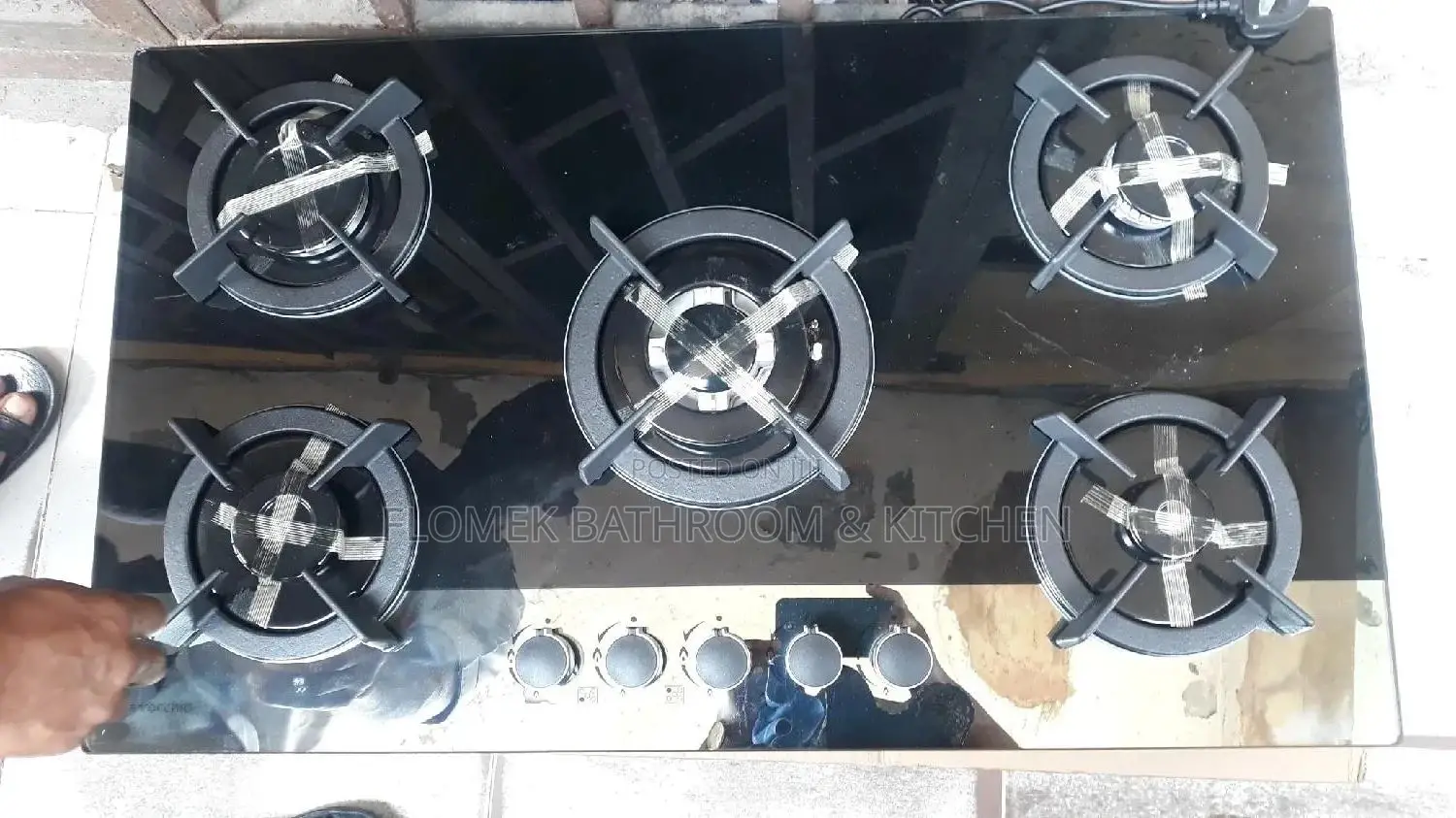 4 Burners 1 Electric Cooker