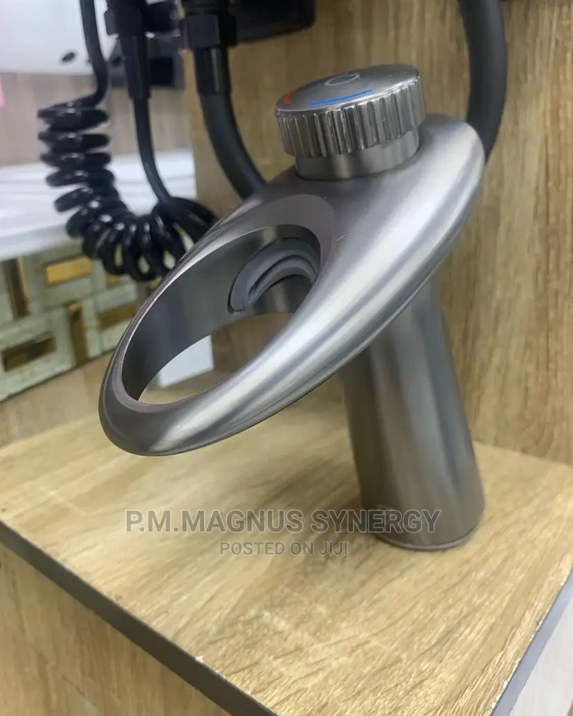 England Standard Black Anti Rust Basin Tap