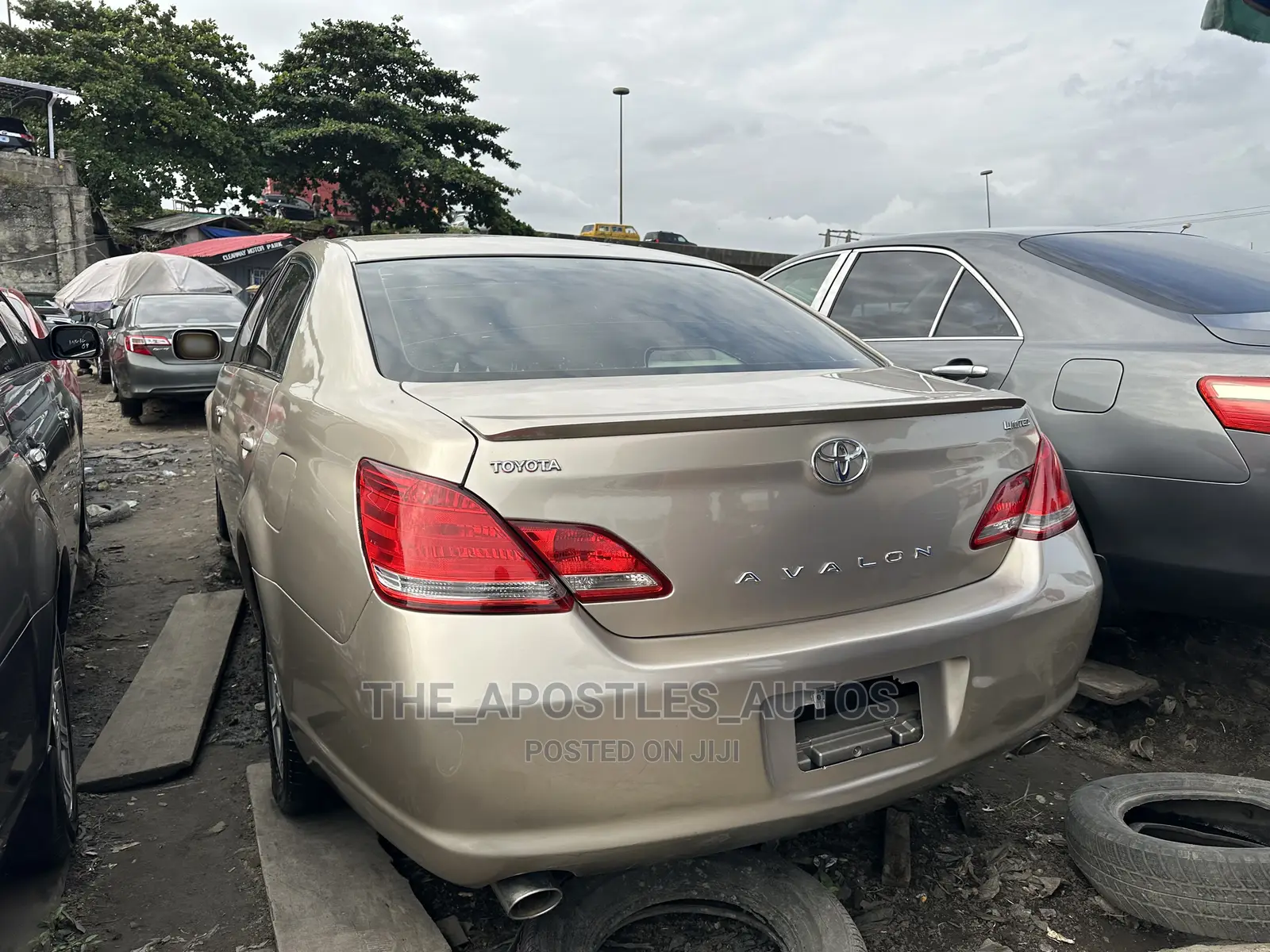 Toyota Avalon Limited 2007 Gold