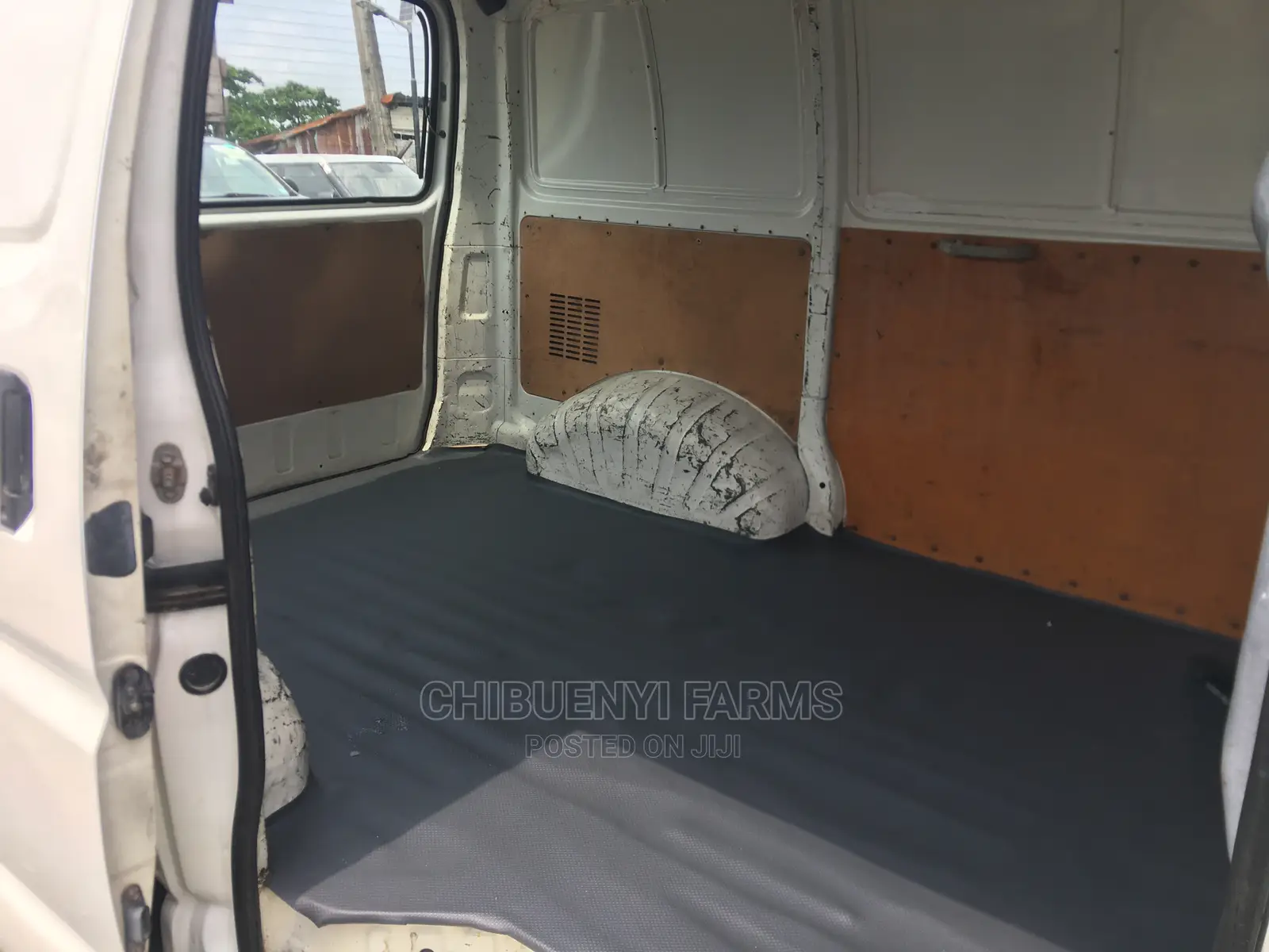 Toyota HiAce 2002 White