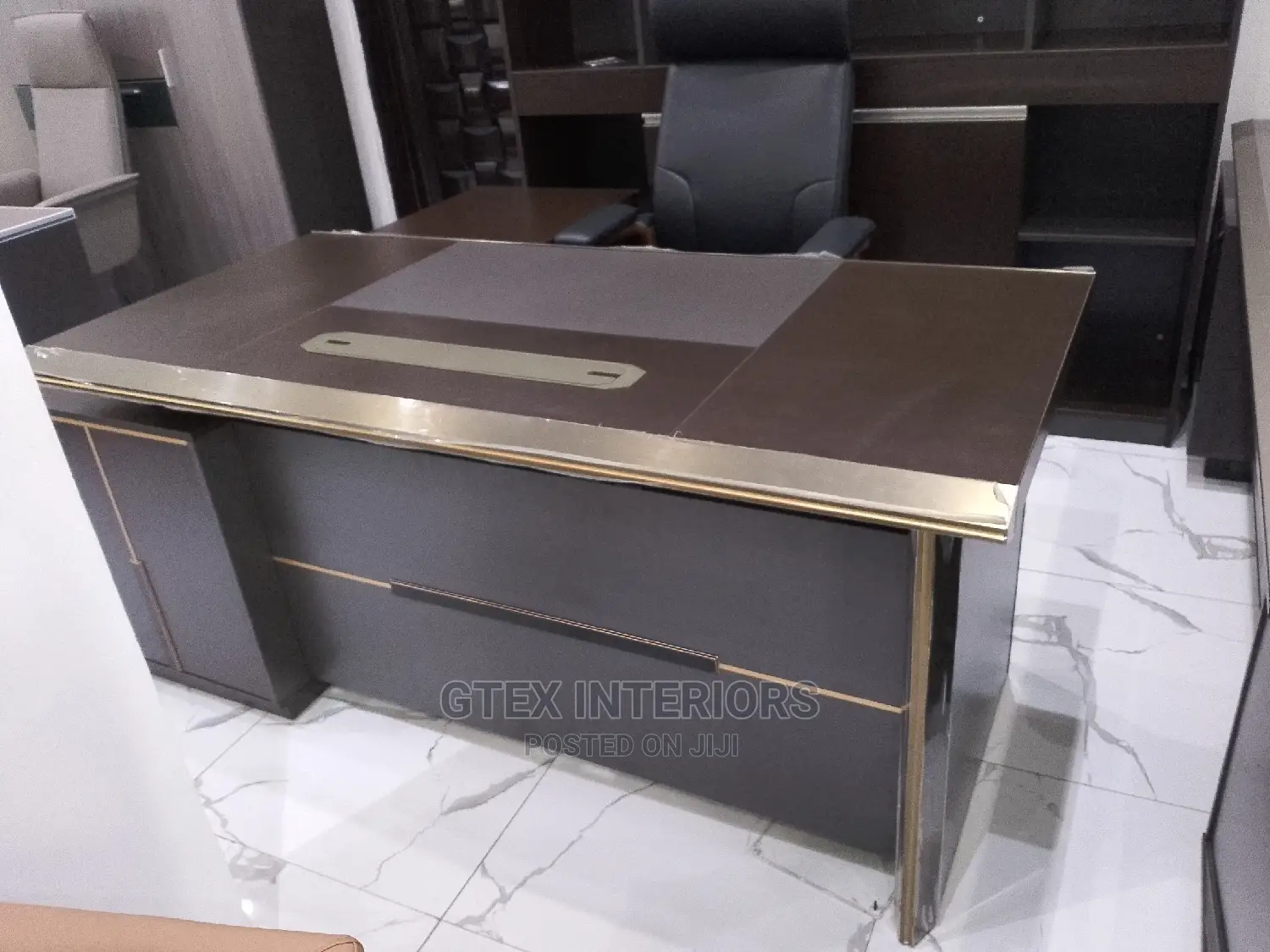 Quality Executive L-Shaped Wooden Office Table With Drawers.