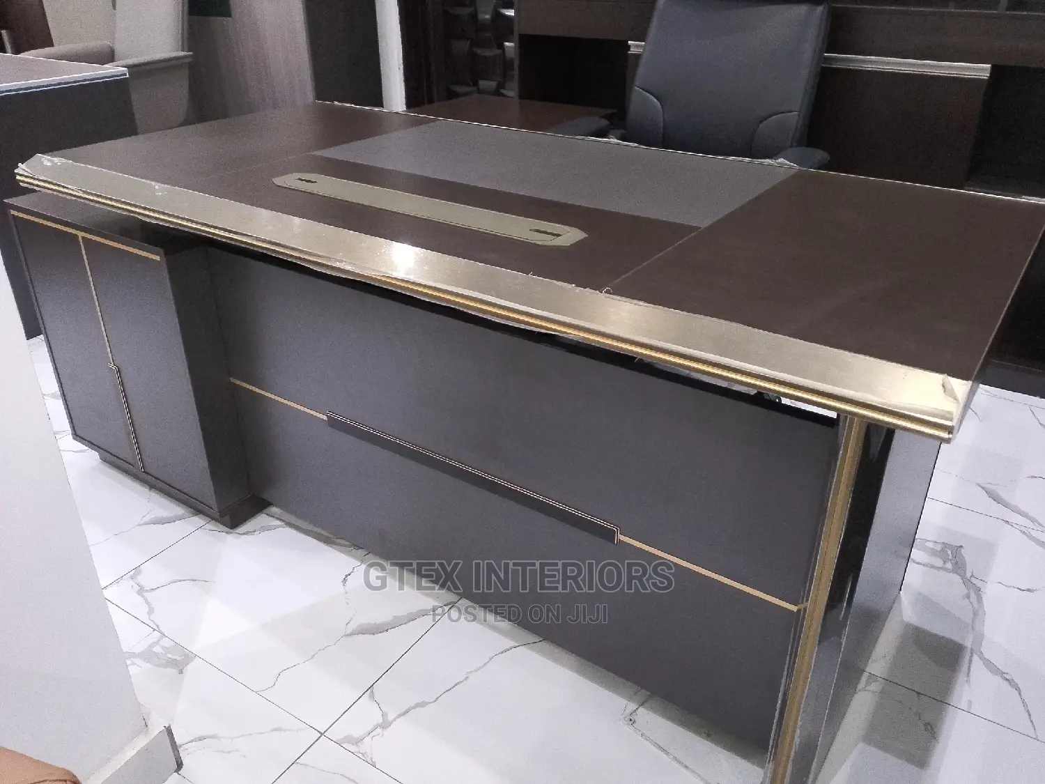Quality Executive L-Shaped Wooden Office Table With Drawers.