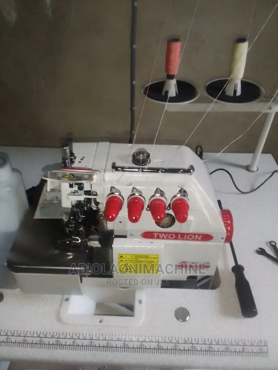 Two Lion Four Thread Industrial Weaving Machine Overlock 747
