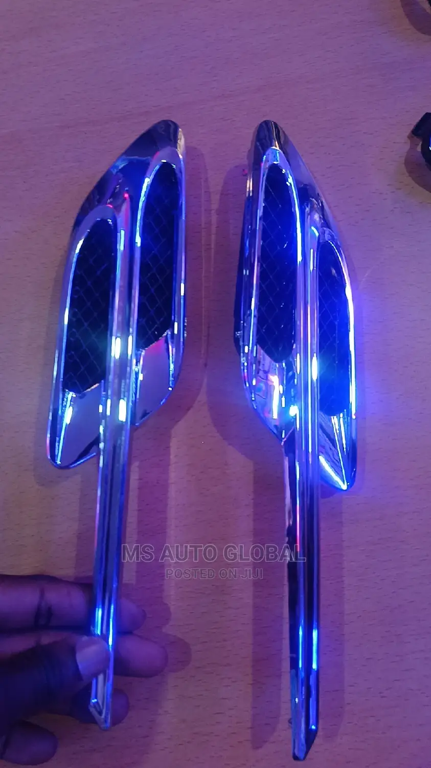 Bentley Fender Chrome