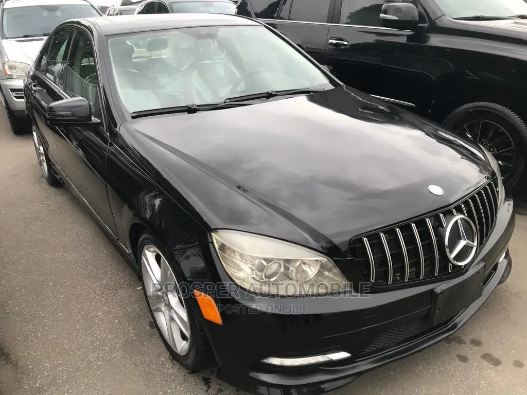 Mercedes-Benz C300 2010 Black
