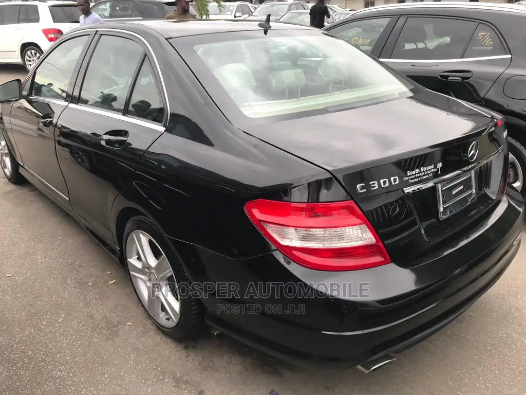 Mercedes-Benz C300 2010 Black