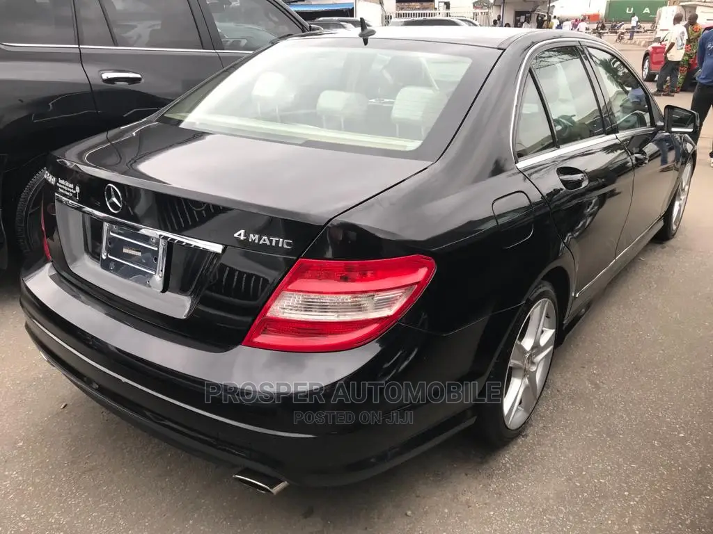 Mercedes-Benz C300 2010 Black