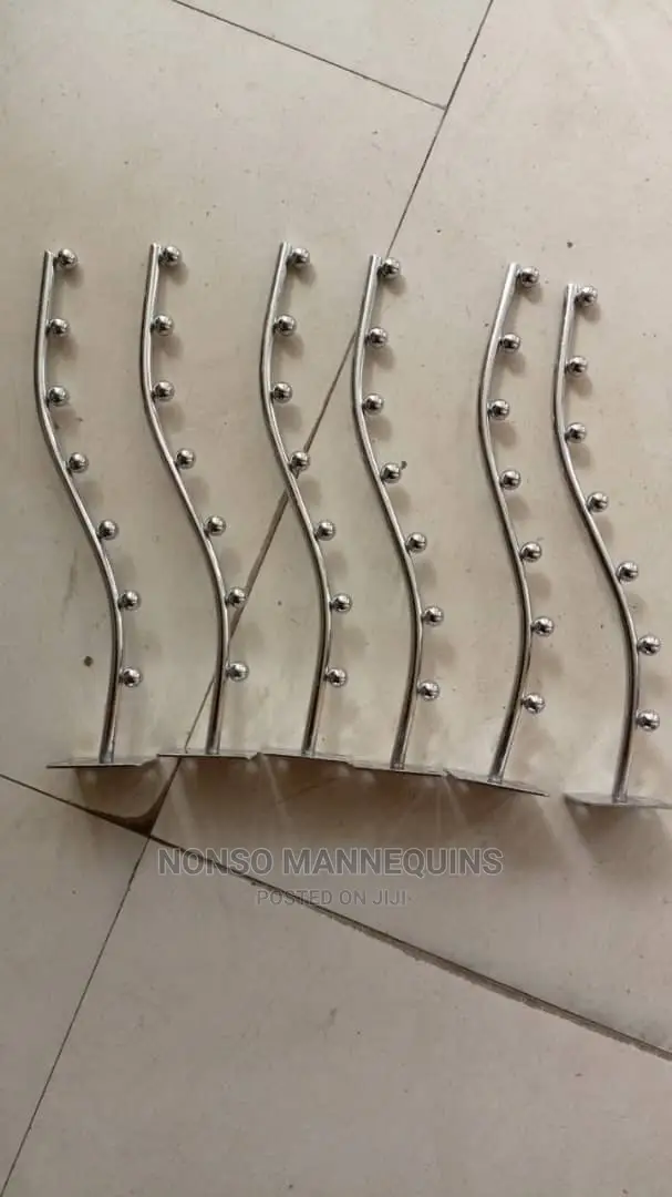 7 Pins Wall Hangers for Wall Display