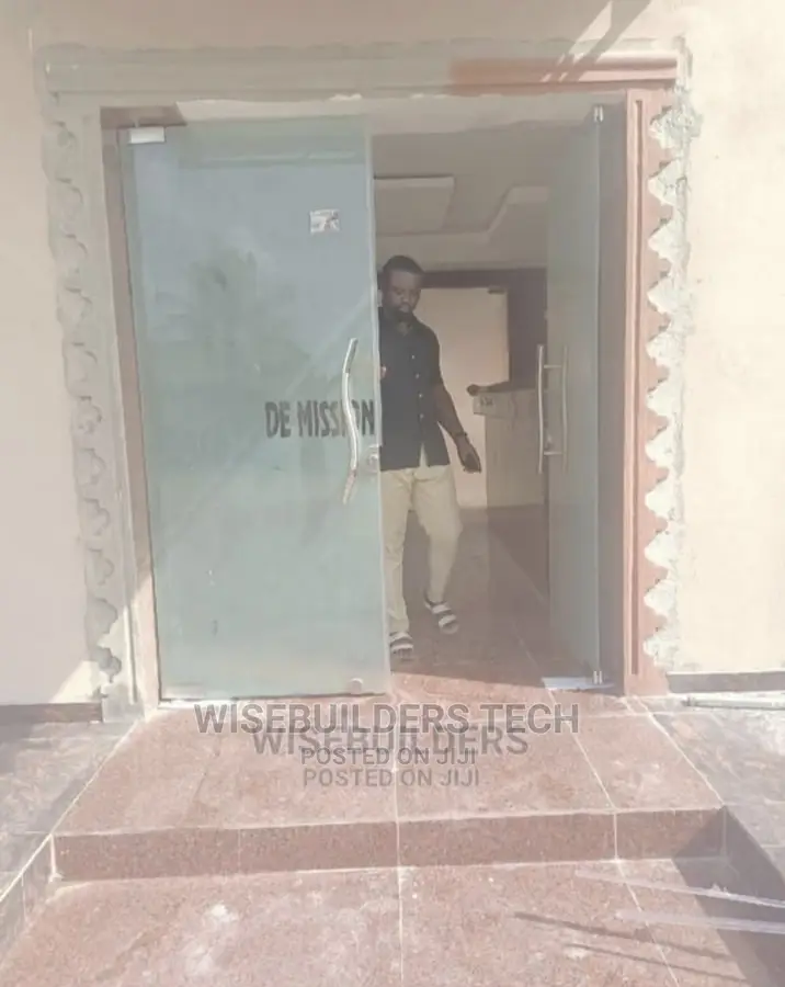 10mm Tampared Glass Door