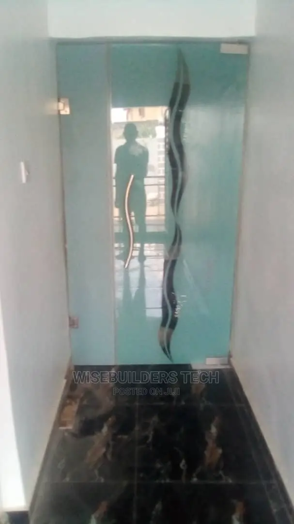 10mm Tampared Glass Door