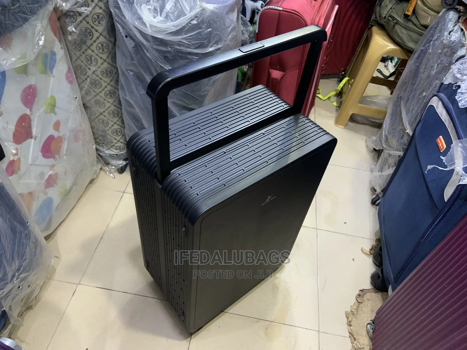Medium Size Quality Fashionable Travel Luggage