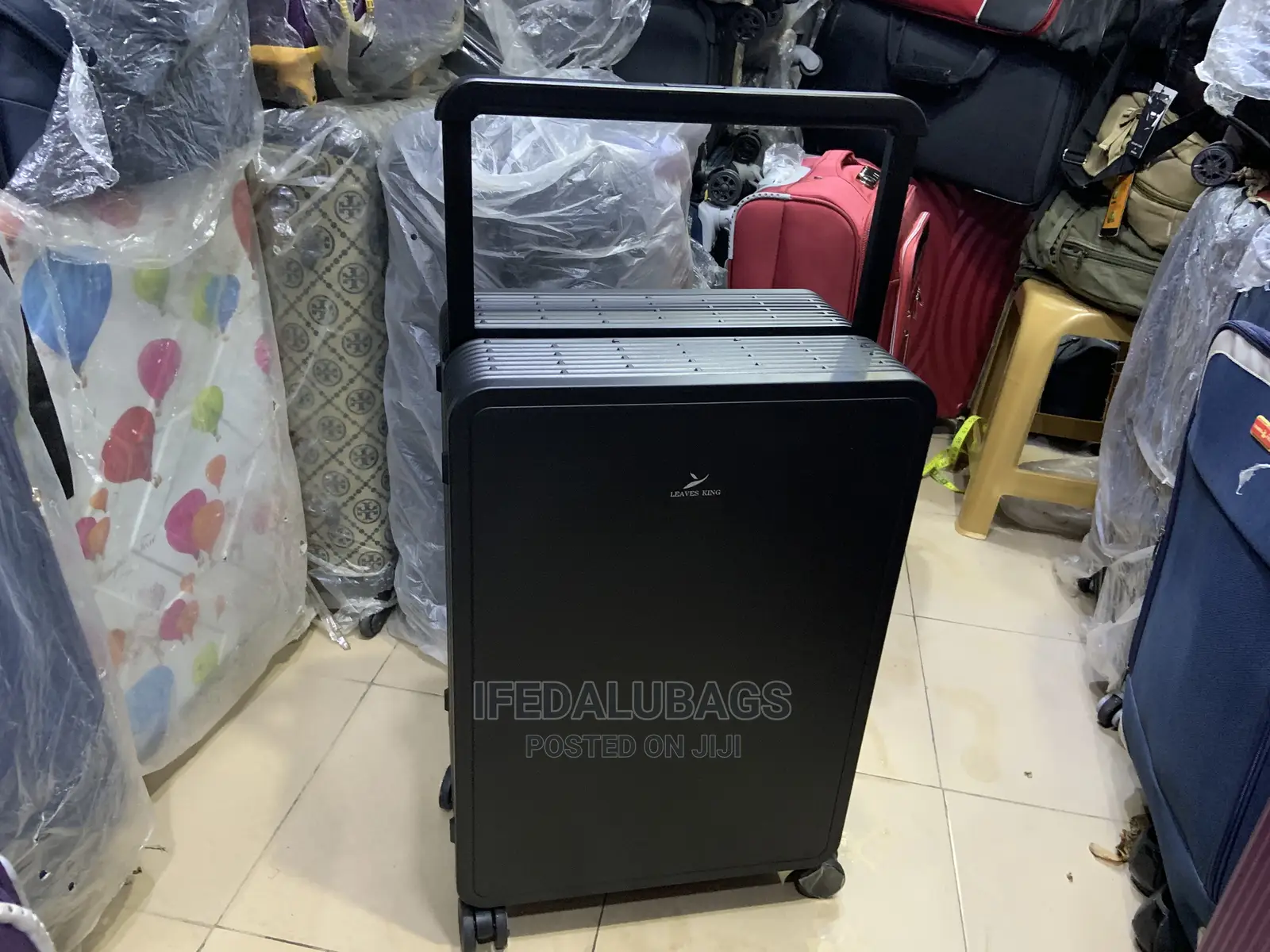 Medium Size Quality Fashionable Travel Luggage