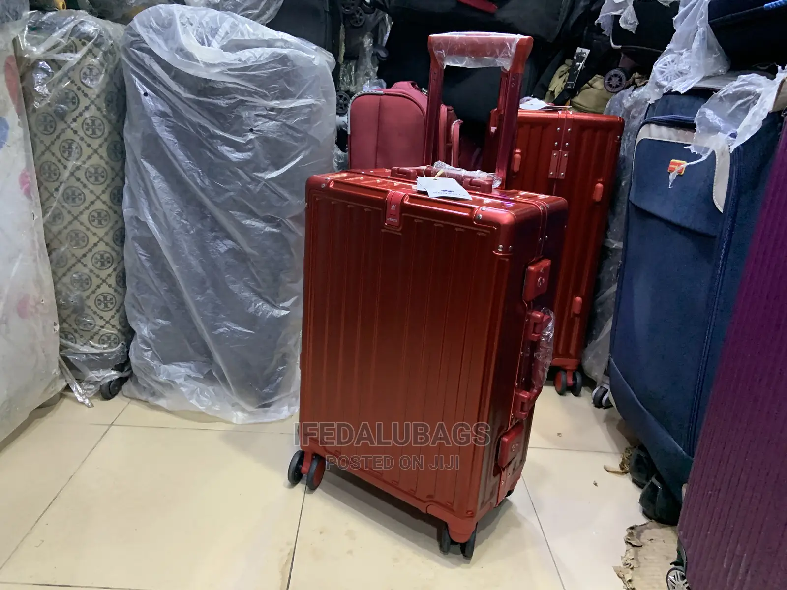 Small Size Quality Unbreakable Travel Luggage