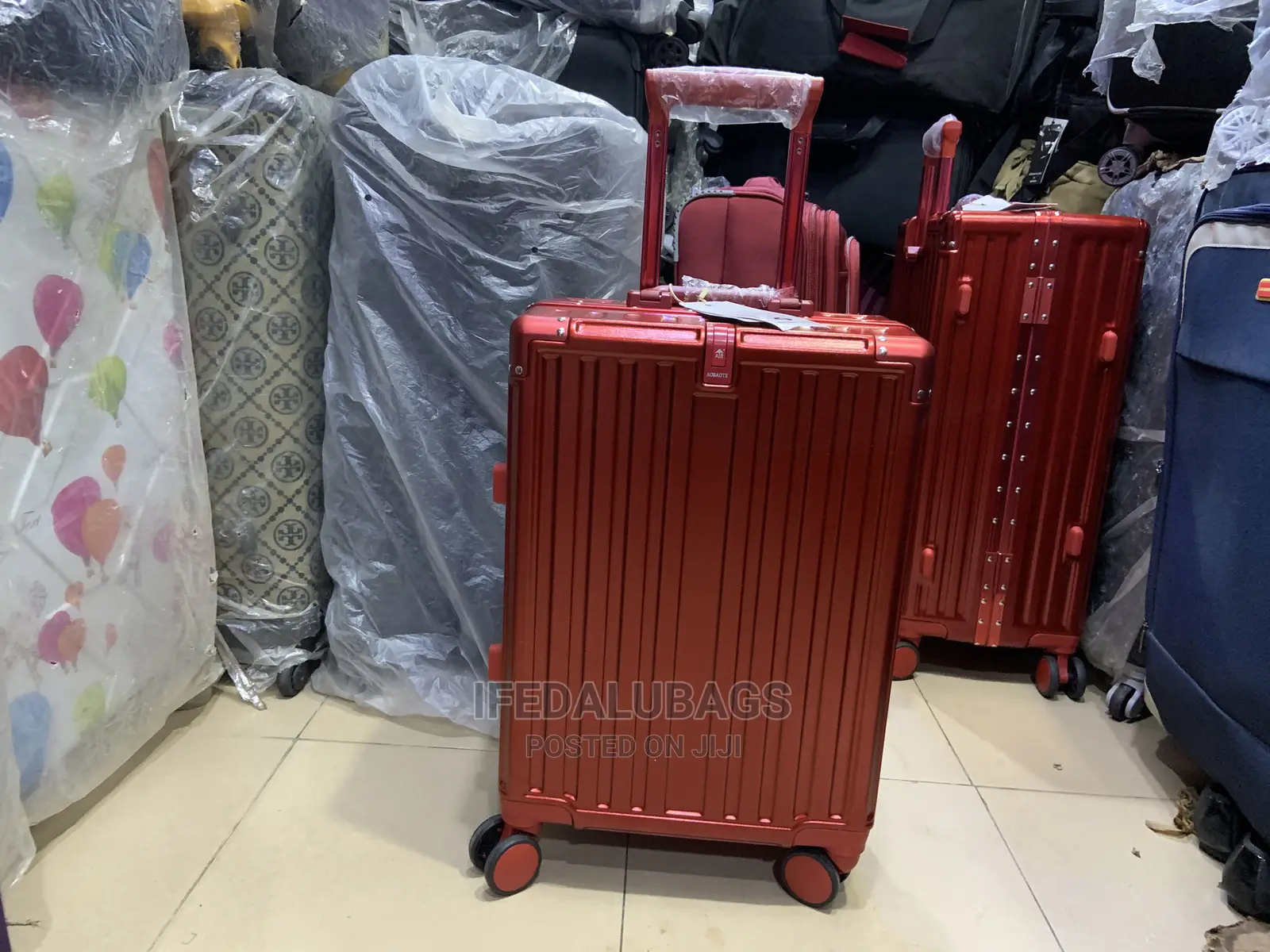 Small Size Quality Unbreakable Travel Luggage