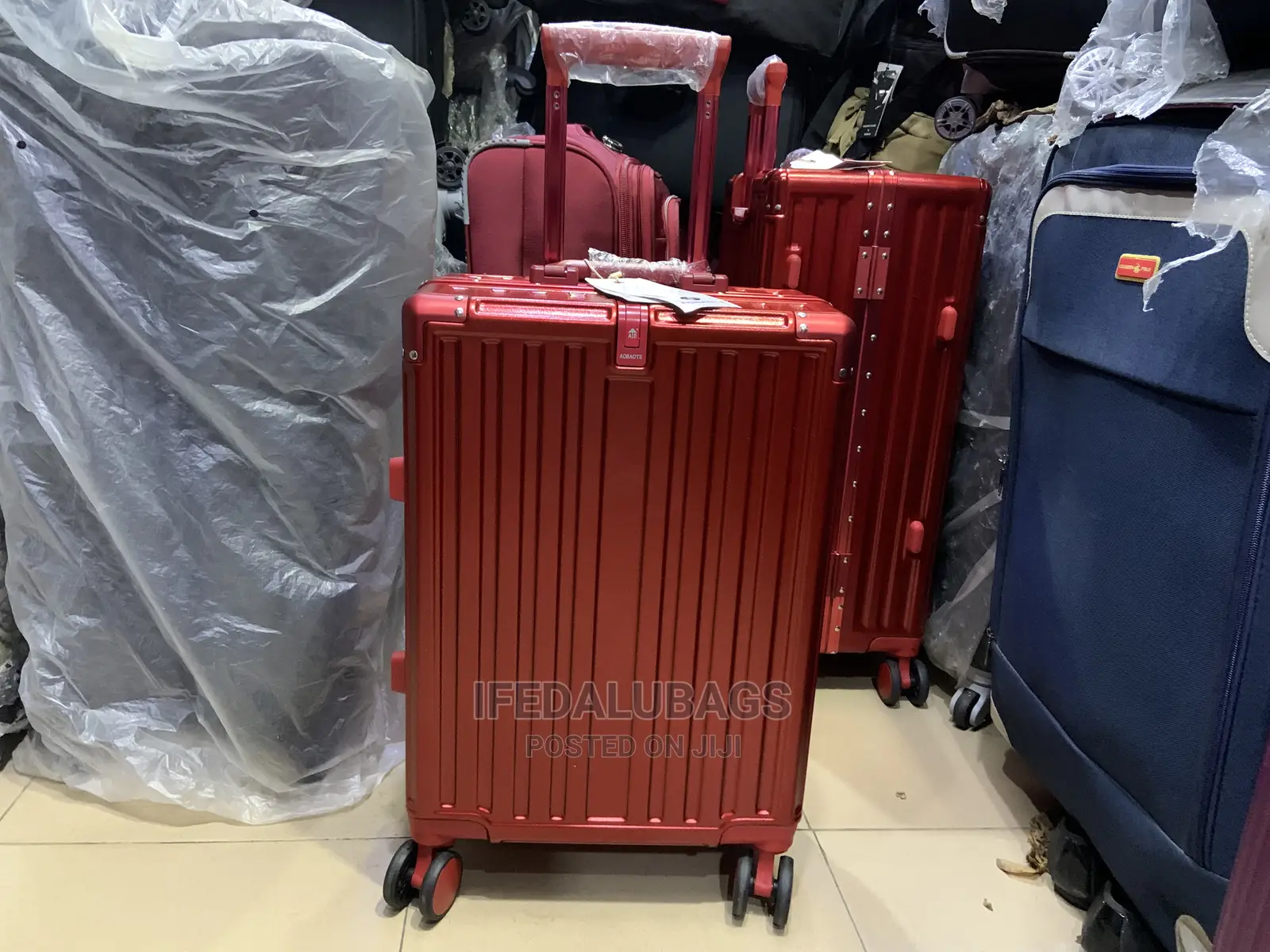 Small Size Quality Unbreakable Travel Luggage