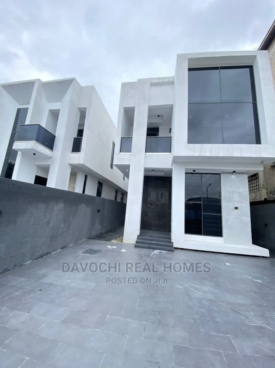 5bdrm Duplex in Osapa London Estate, Lekki for sale