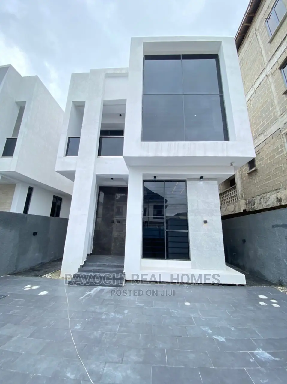 5bdrm Duplex in Osapa London Estate, Lekki for sale