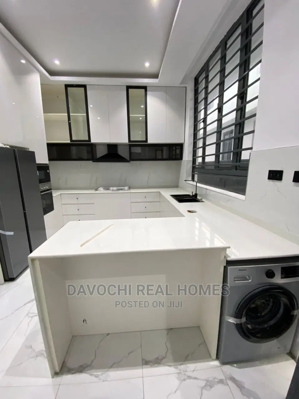 5bdrm Duplex in Osapa London Estate, Lekki for sale