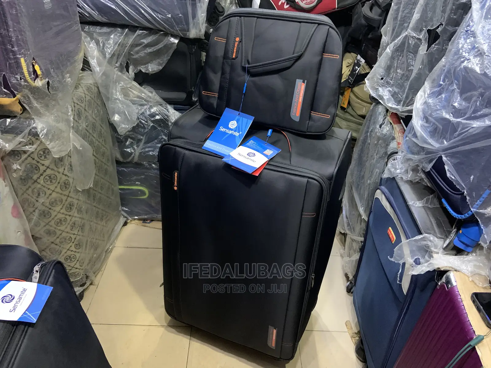Big Size Imported Sensamite Traveling Luggage With Kit