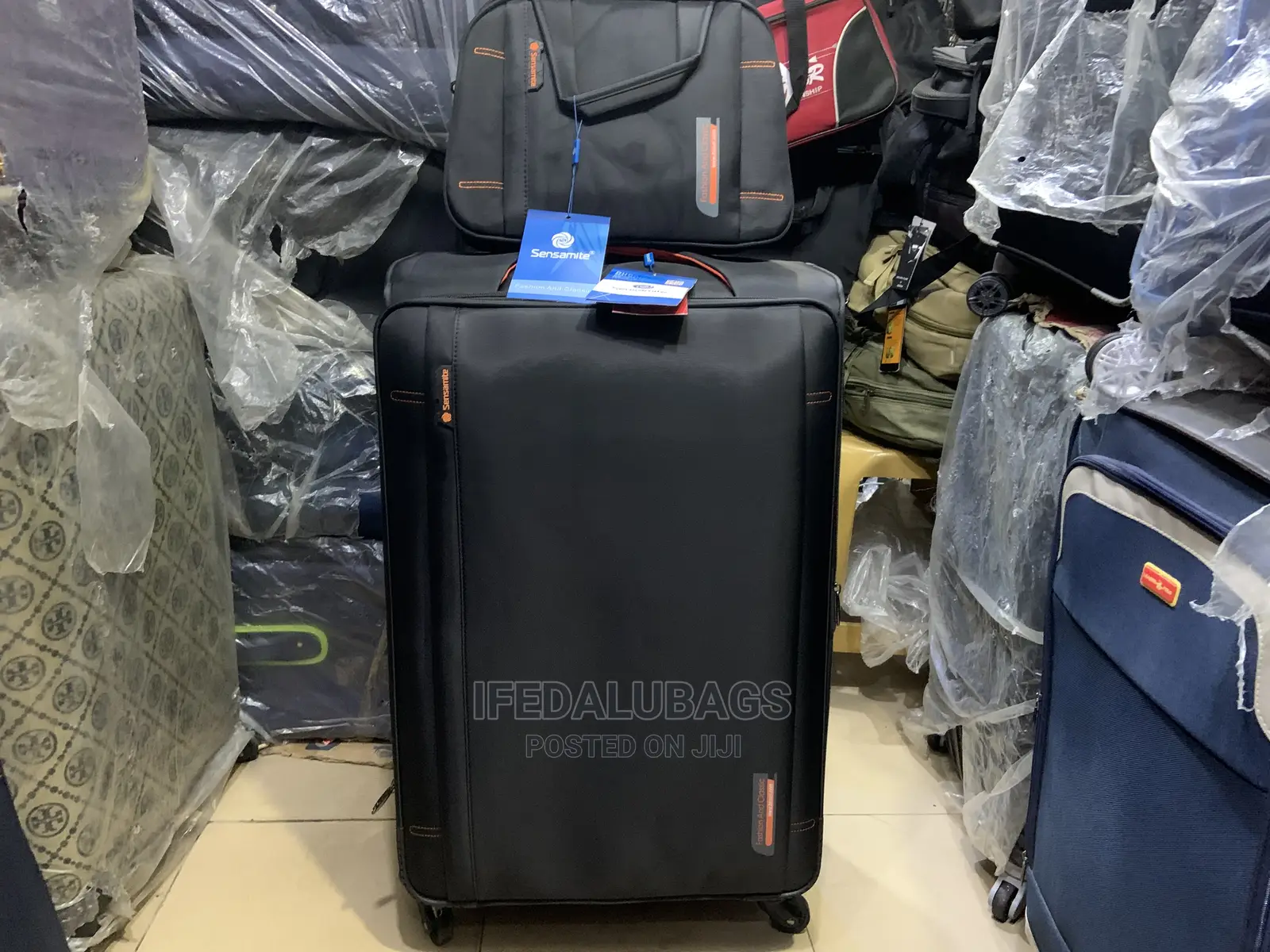 Big Size Imported Sensamite Traveling Luggage With Kit