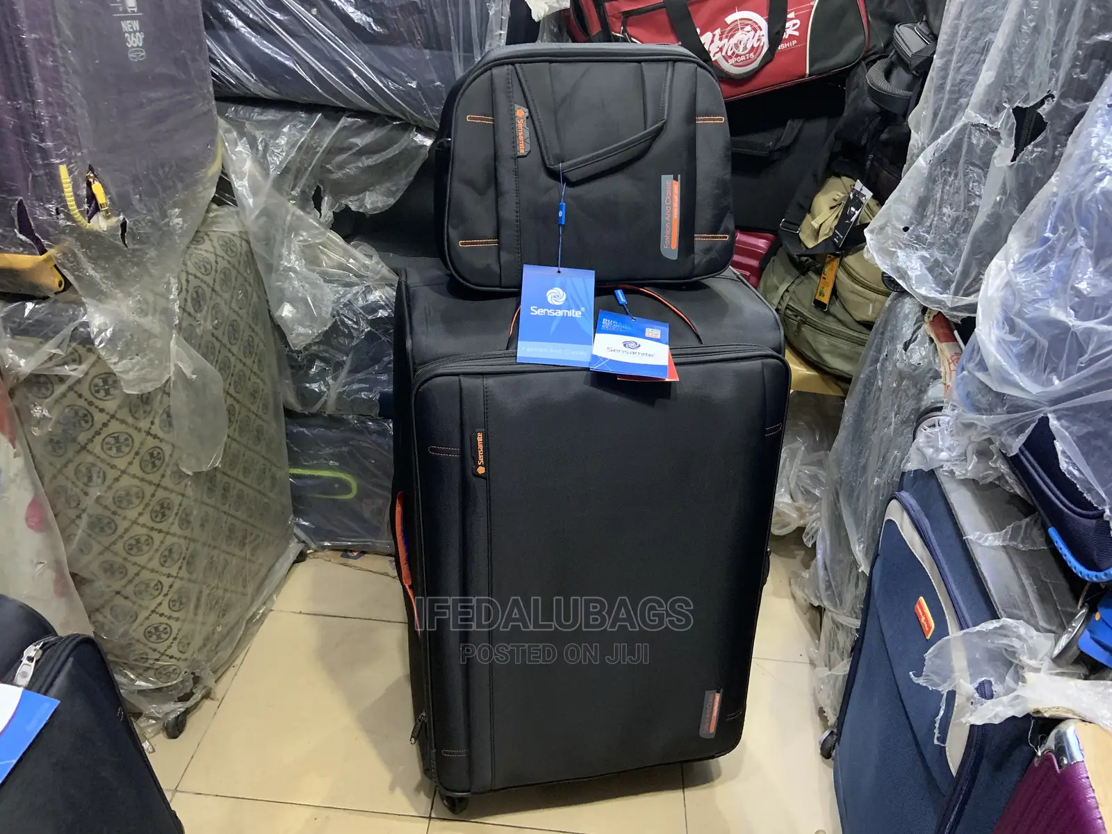 Big Size Imported Sensamite Traveling Luggage With Kit