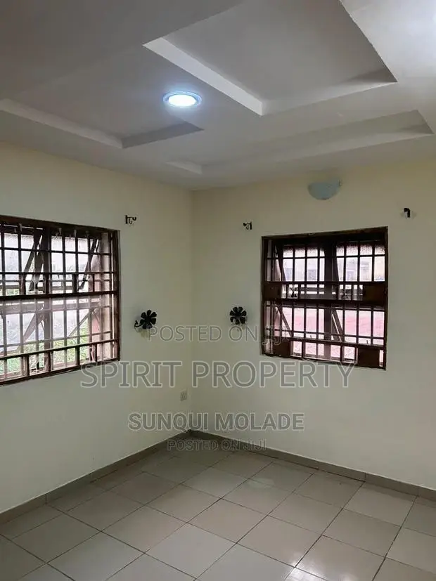4bdrm Duplex in Magodo for rent