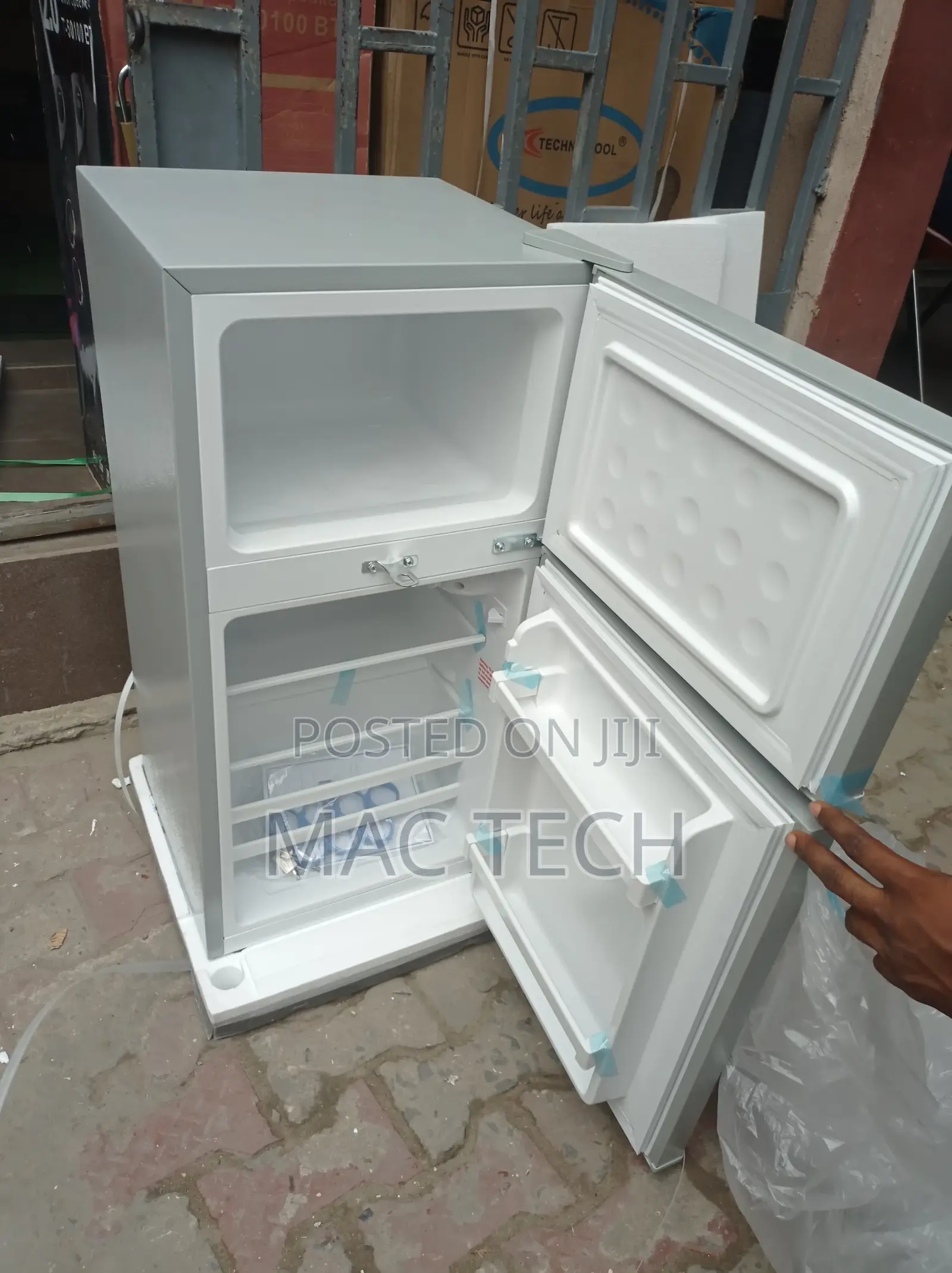 Skyrun Table Top Double Door Fridge