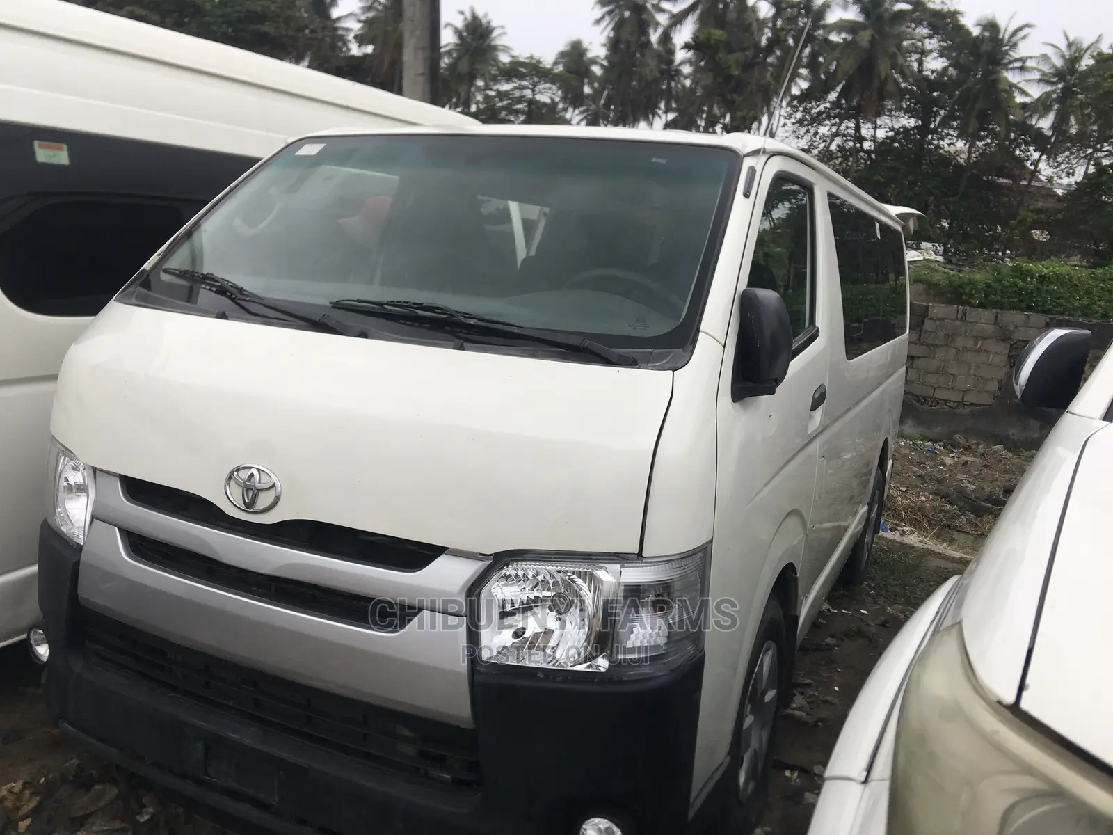 Toyota HiAce 2013 White