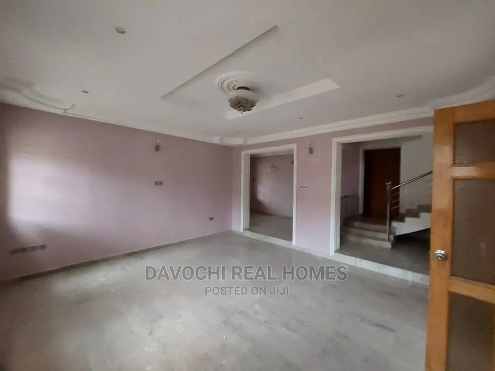 4bdrm Duplex in Immediately After, Lekki for rent