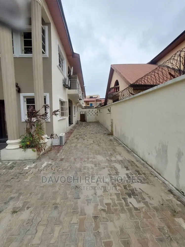 4bdrm Duplex in Immediately After, Lekki for rent