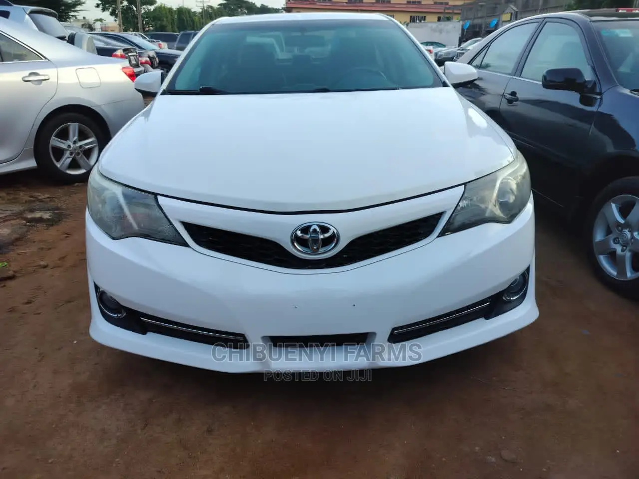 Toyota Camry SE 4dr Sedan (2.5L 4cyl 6A) 2012 White