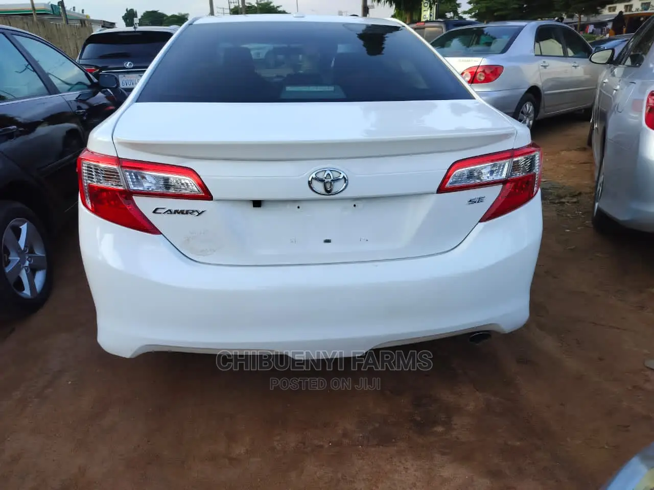 Toyota Camry SE 4dr Sedan (2.5L 4cyl 6A) 2012 White