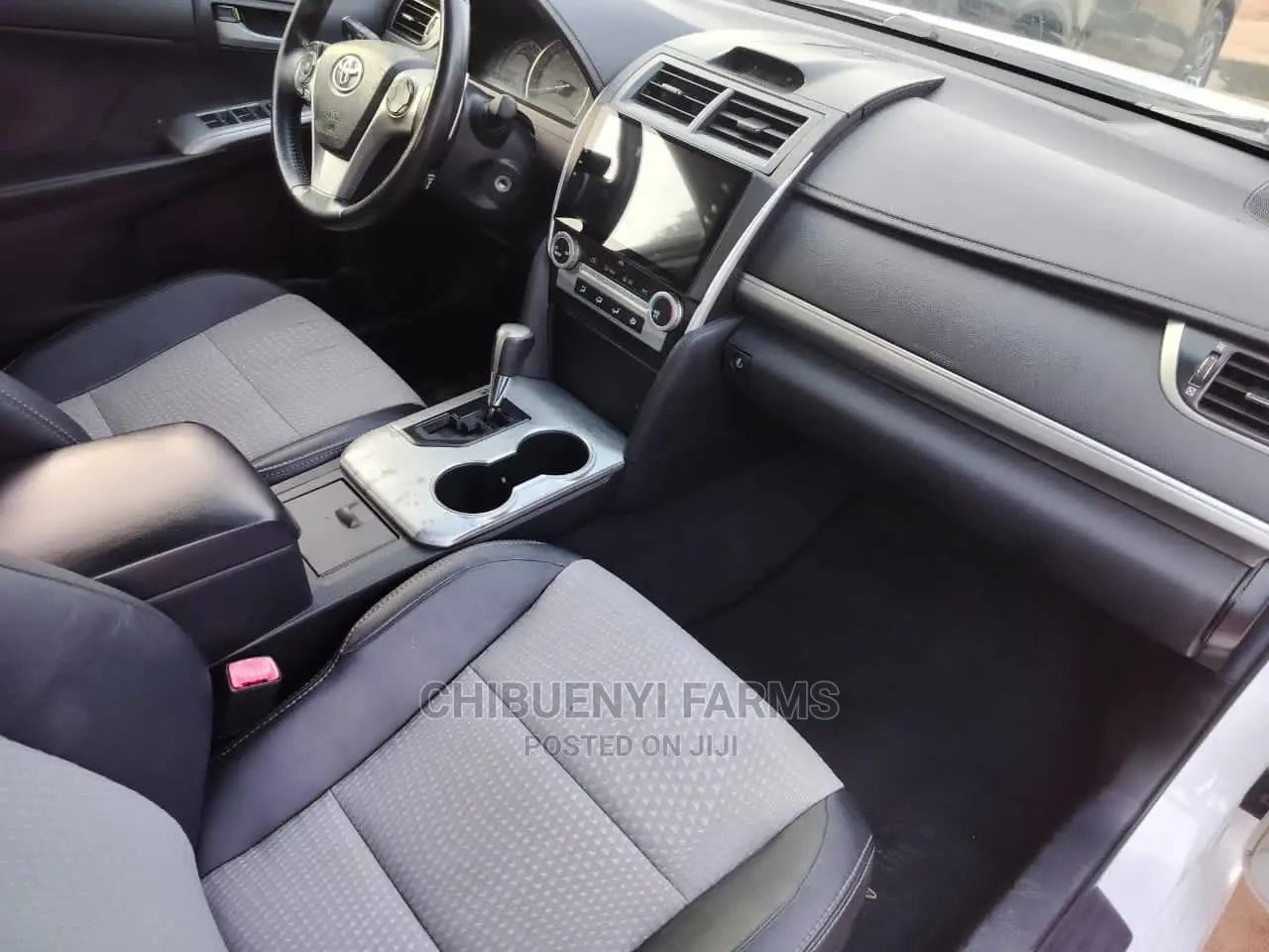 Toyota Camry SE 4dr Sedan (2.5L 4cyl 6A) 2012 White