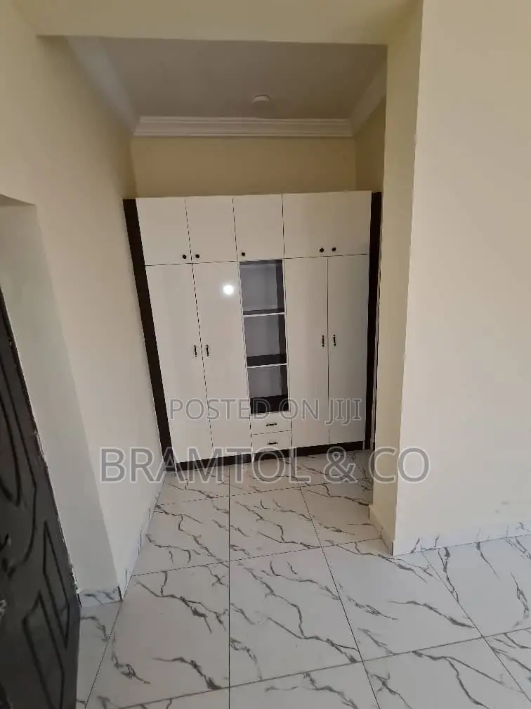 2bdrm Block of Flats in Gaduwa for rent