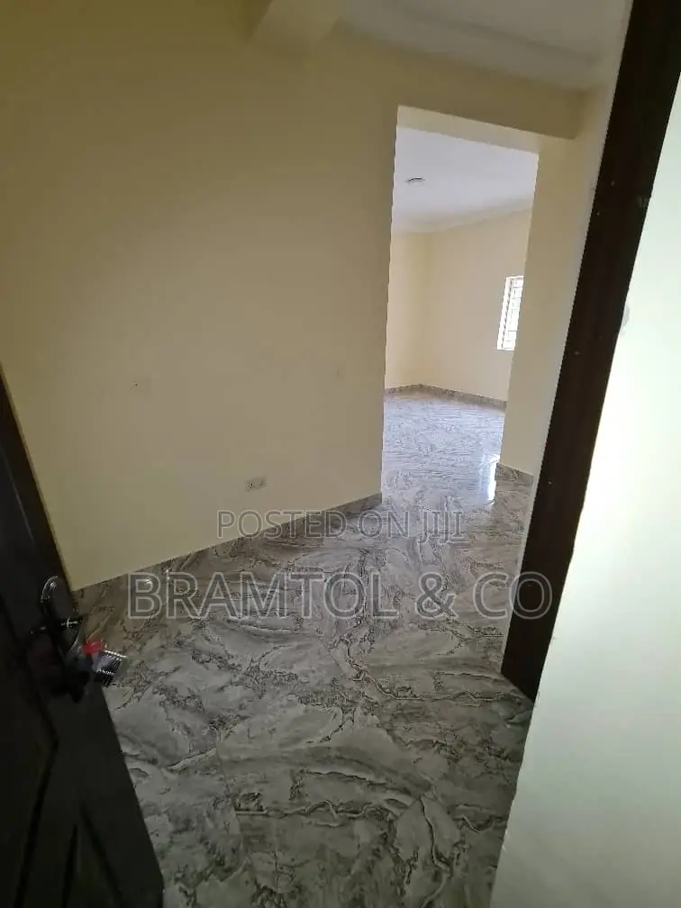 2bdrm Block of Flats in Gaduwa for rent