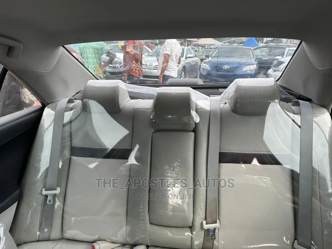 Toyota Camry 2012 Silver