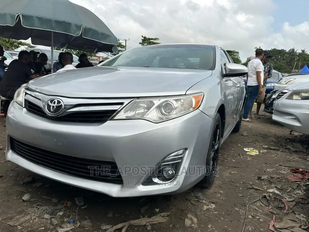 Toyota Camry 2012 Silver