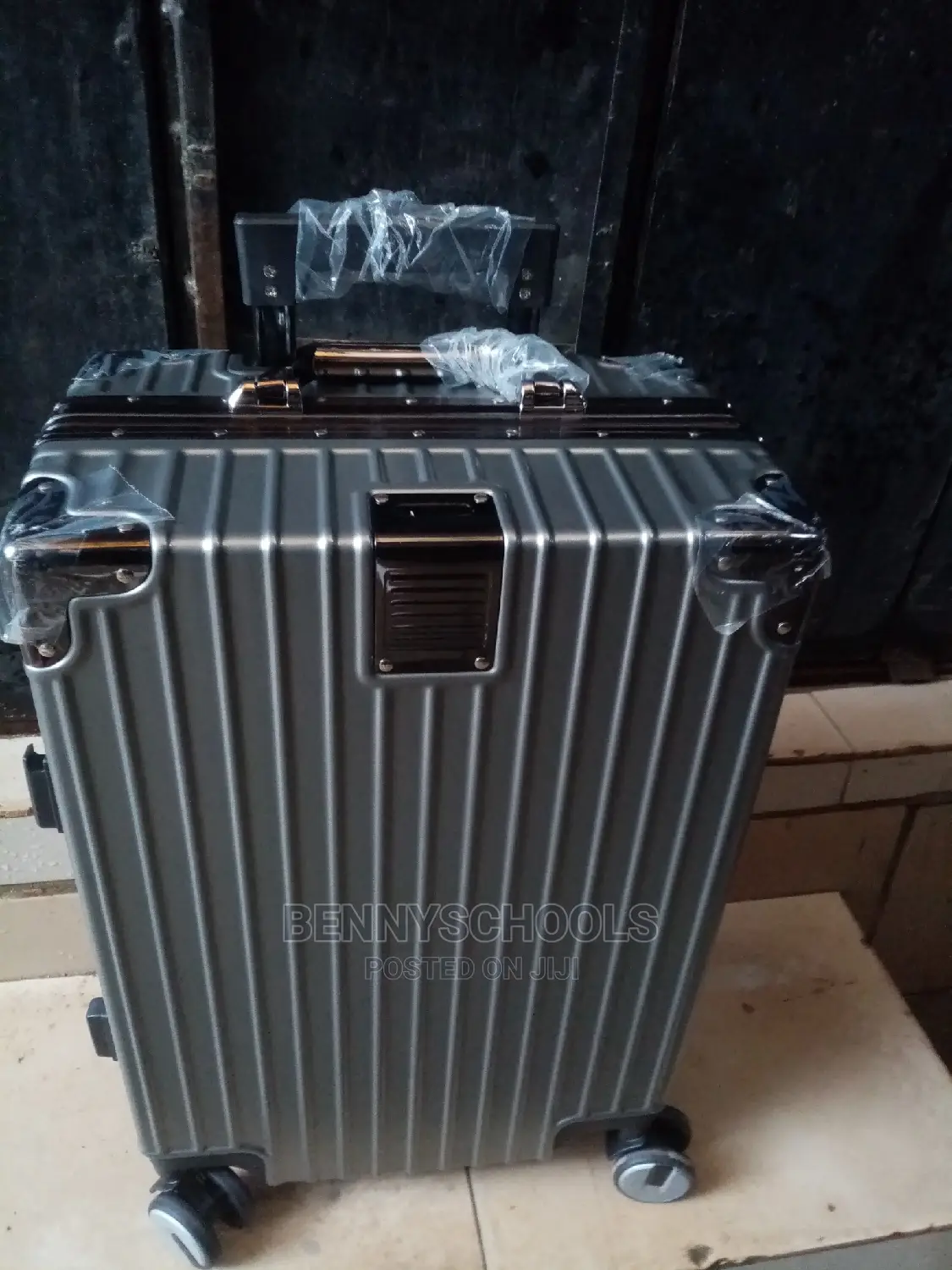 Small Hand Luggage Grey Size Aluminum Traveling Luggage Box