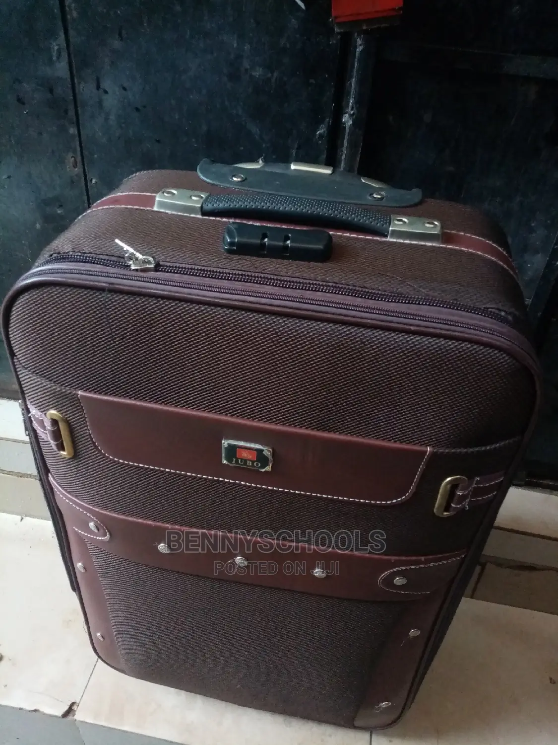 Medium Brown Lightweight Traveling Luggage Box