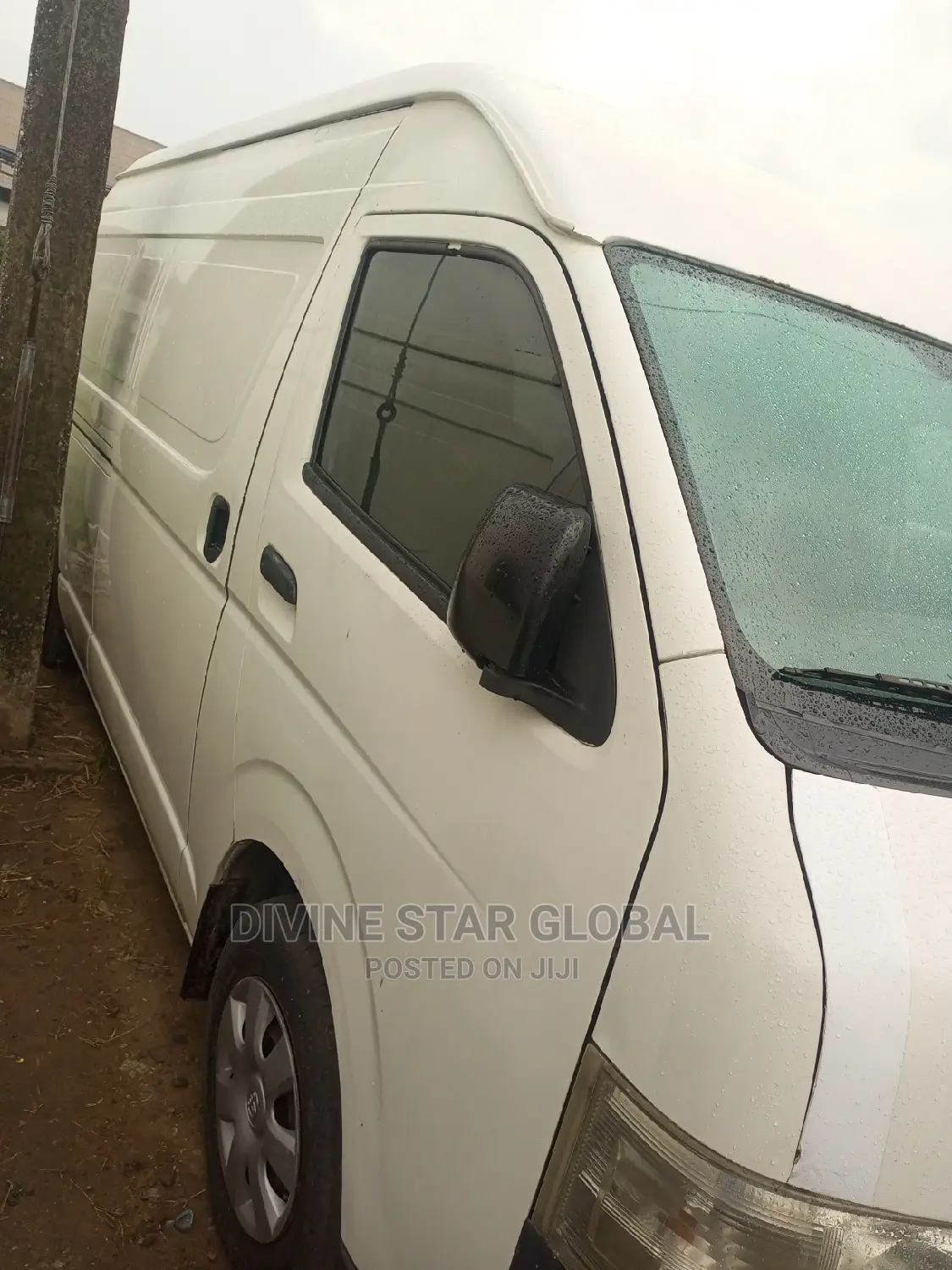 Toyota HiAce 2014 White