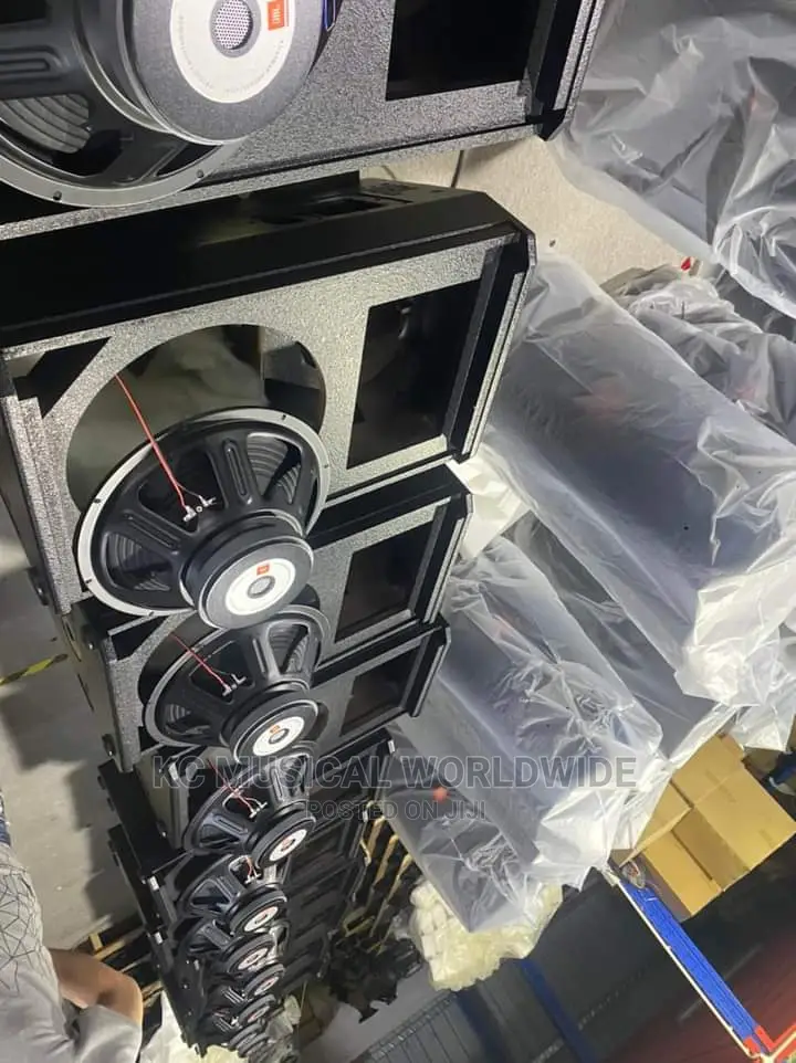 JBL Monitor Speaker Sr715