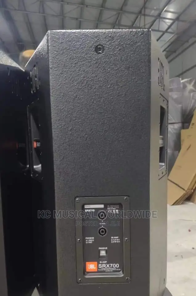 JBL Monitor Speaker Sr715