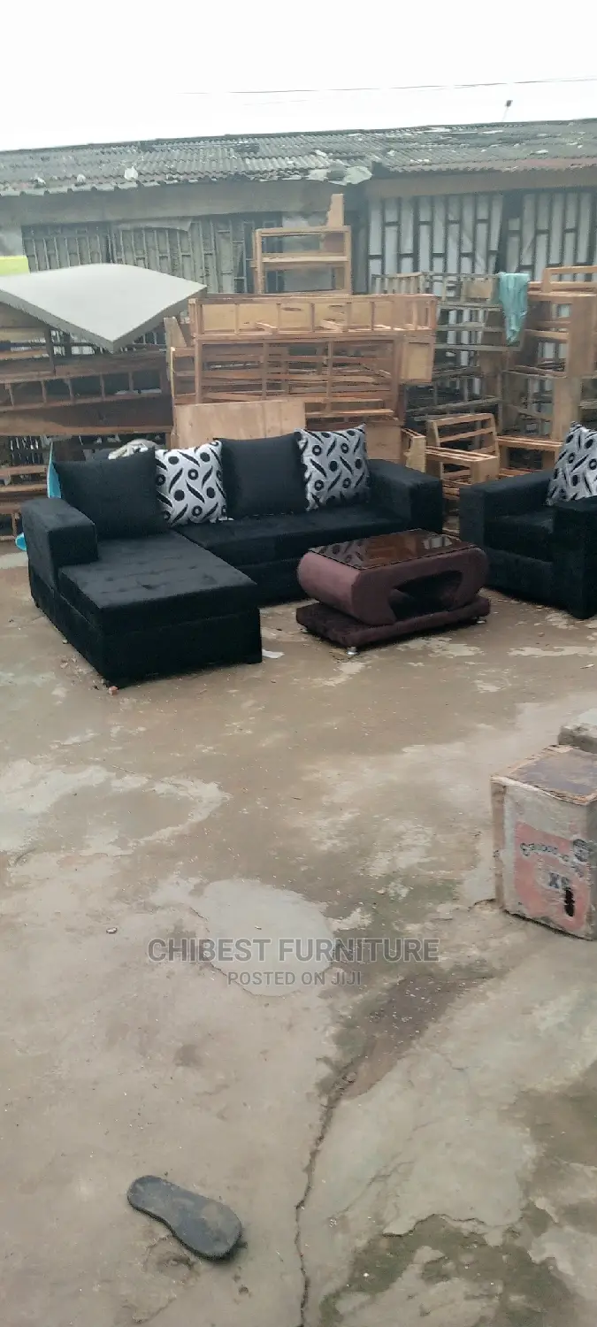 Cushion Chair With Center Table