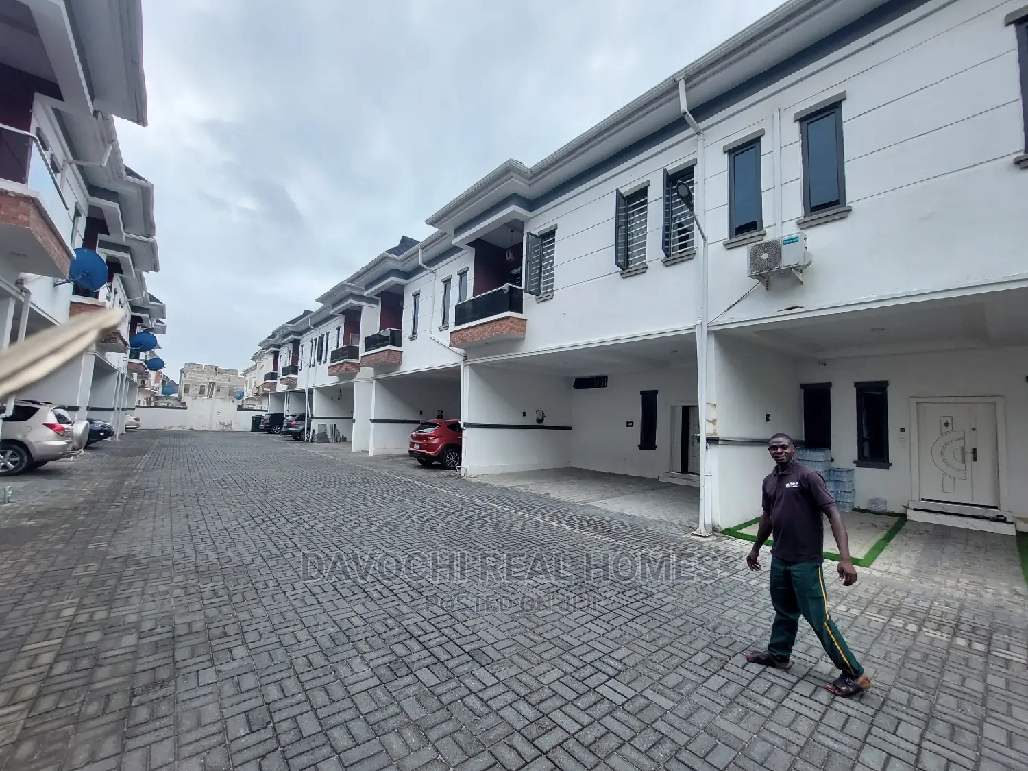 4bdrm Duplex in Chevron Second Toll, Lekki for rent