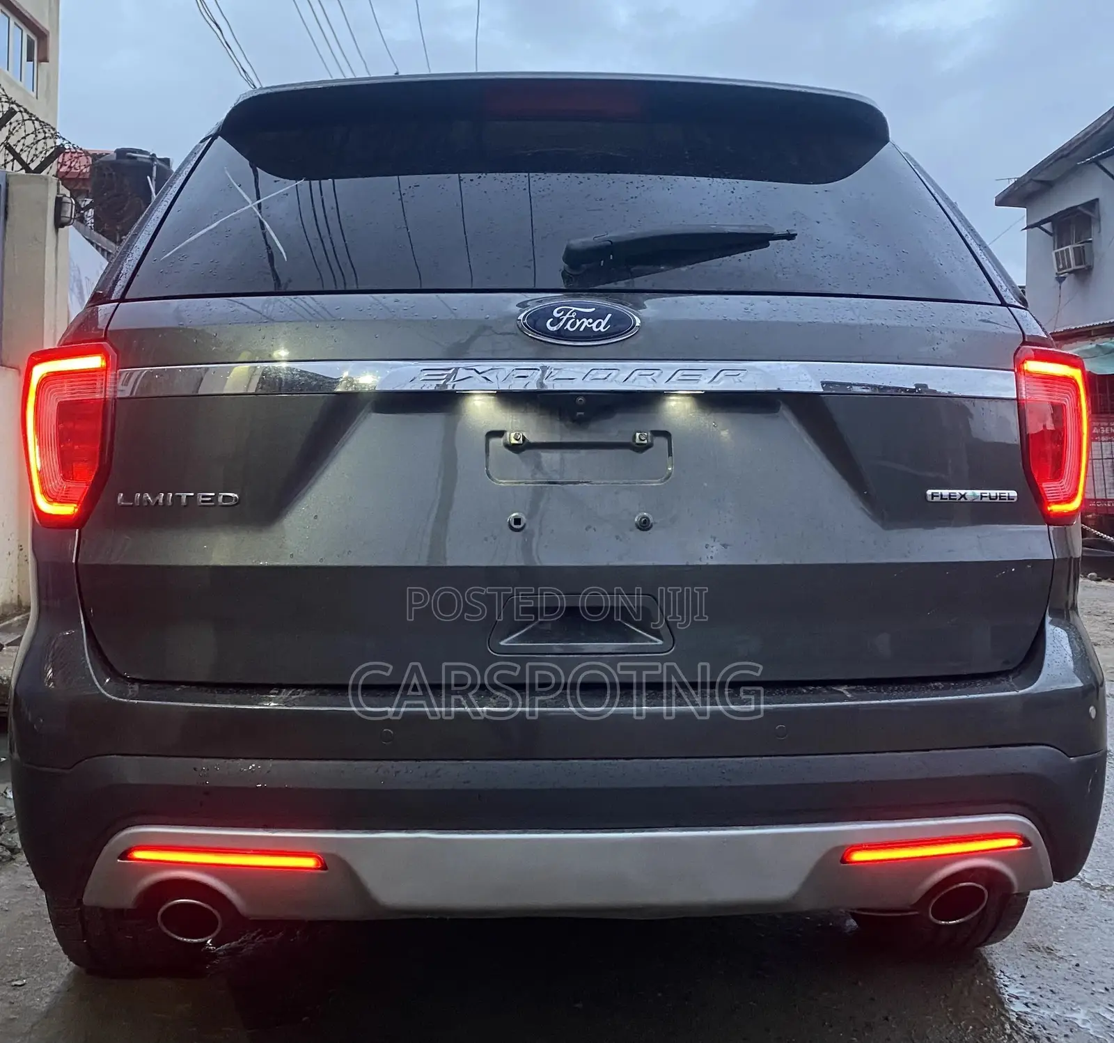 Ford Explorer Limited 4dr SUV AWD (3.5L 6cyl 6A) 2016 Gray