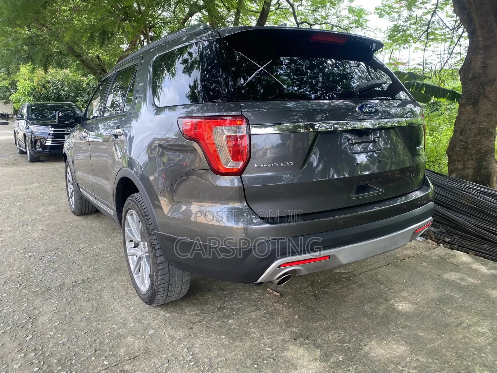Ford Explorer Limited 4dr SUV AWD (3.5L 6cyl 6A) 2016 Gray
