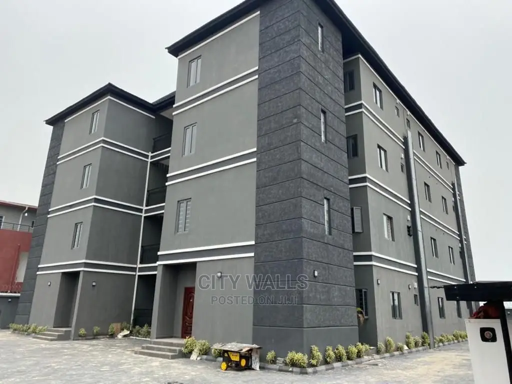 3bdrm Block of Flats in Lekki Phase 1 for rent