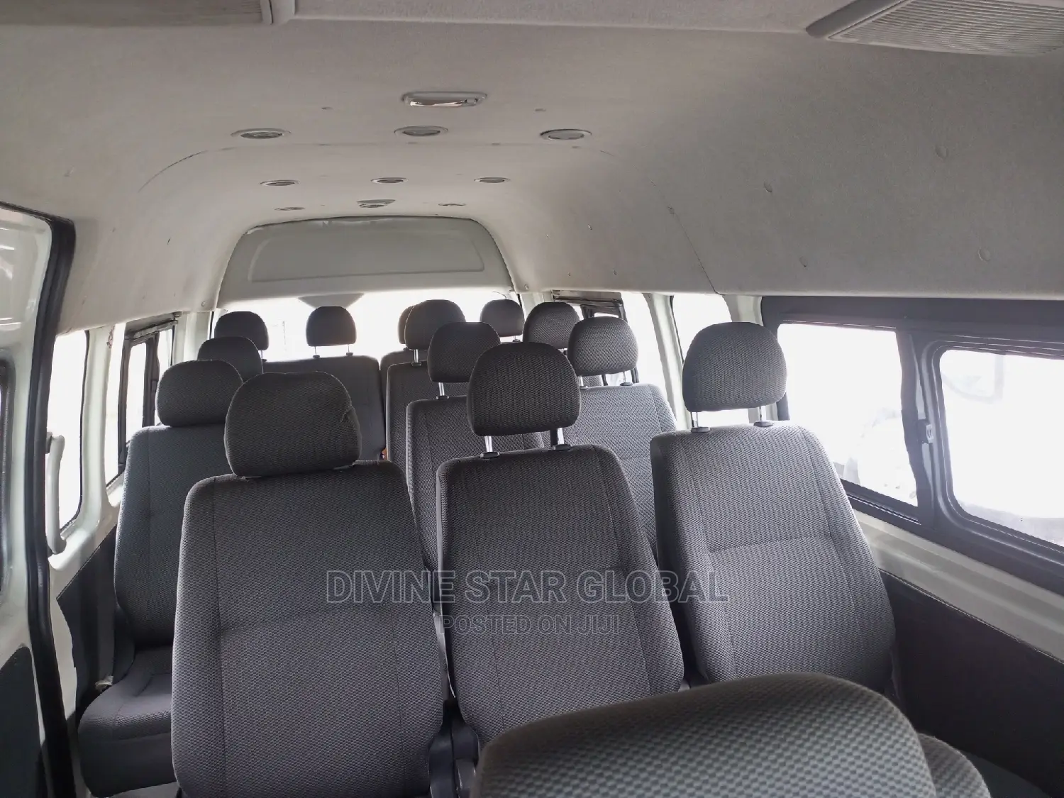 Toyota HiAce 2015 White
