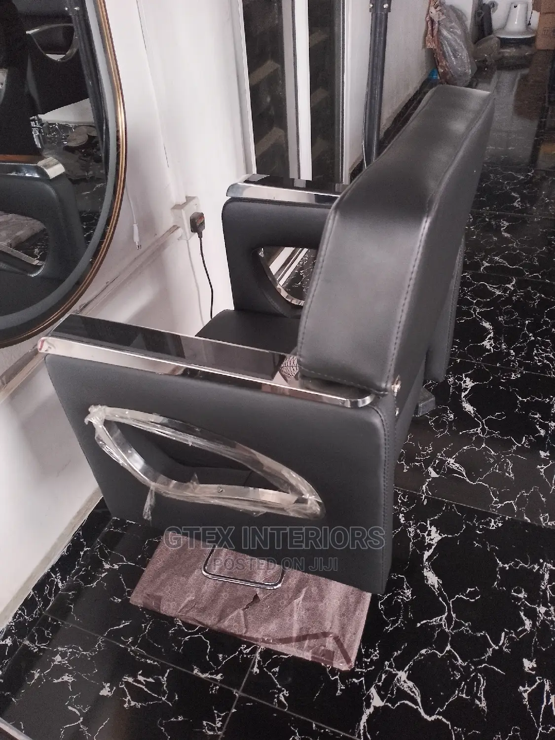 Unisex Salon Chair
